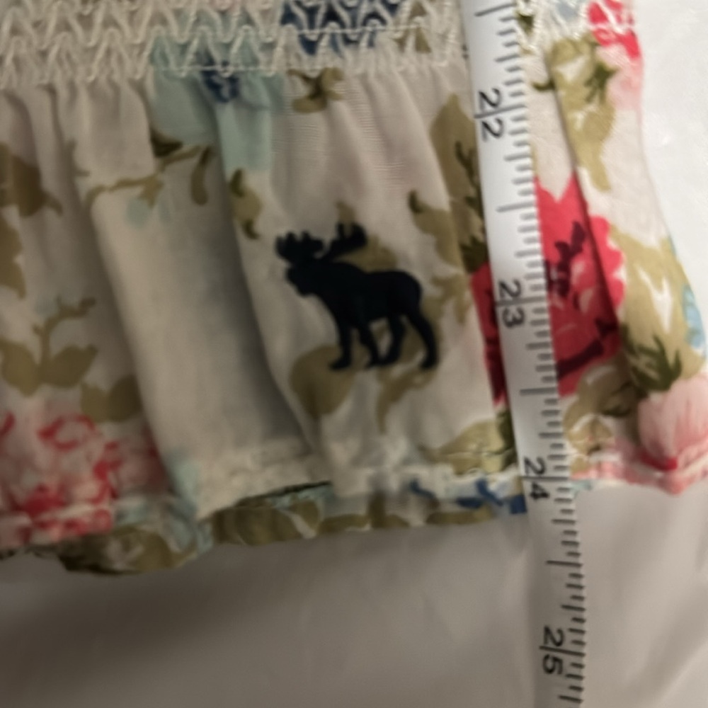 Abercrombie and Fitch Floral off the shoulder key hole Women's Top Large - Picture 10 of 11